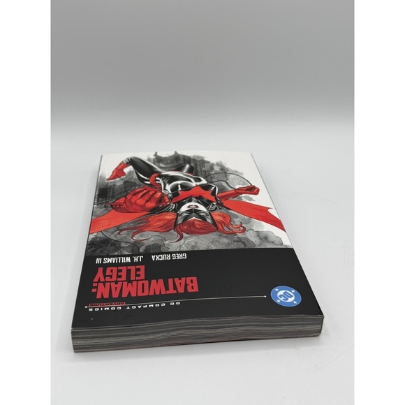 Batwoman: Elegy DC Compact Comics Edition TPB - Greg Rucka JH Williams III - Picture 8 of 16